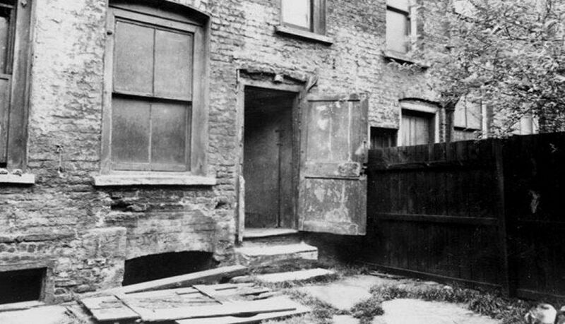 File:29 Hanbury Street backyard 1960s.jpg